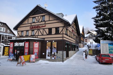 Pension Grand Apartments ****